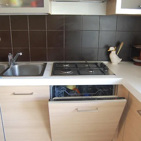 Elegance アパート